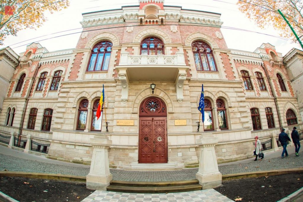 Muzeul de Artă Braşov, în colaborare cu Muzeul Național de Artă Chișinău organizează expoziţia „Hans Mattis-Teutsch. Sub semnul avangardei”