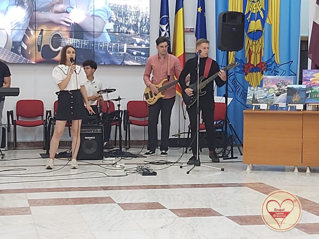 Primul eveniment de talent artistic organizat de Ziua Aviației la Academia Forţelor Aeriene Henri Coandă din Brașov