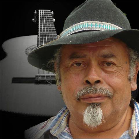 Un „accident” numit iubire l-a determinat să devină brașovean pe îndrăgitul trubadur de origine chiliană Humberto Segundo Aguilar Alvarado