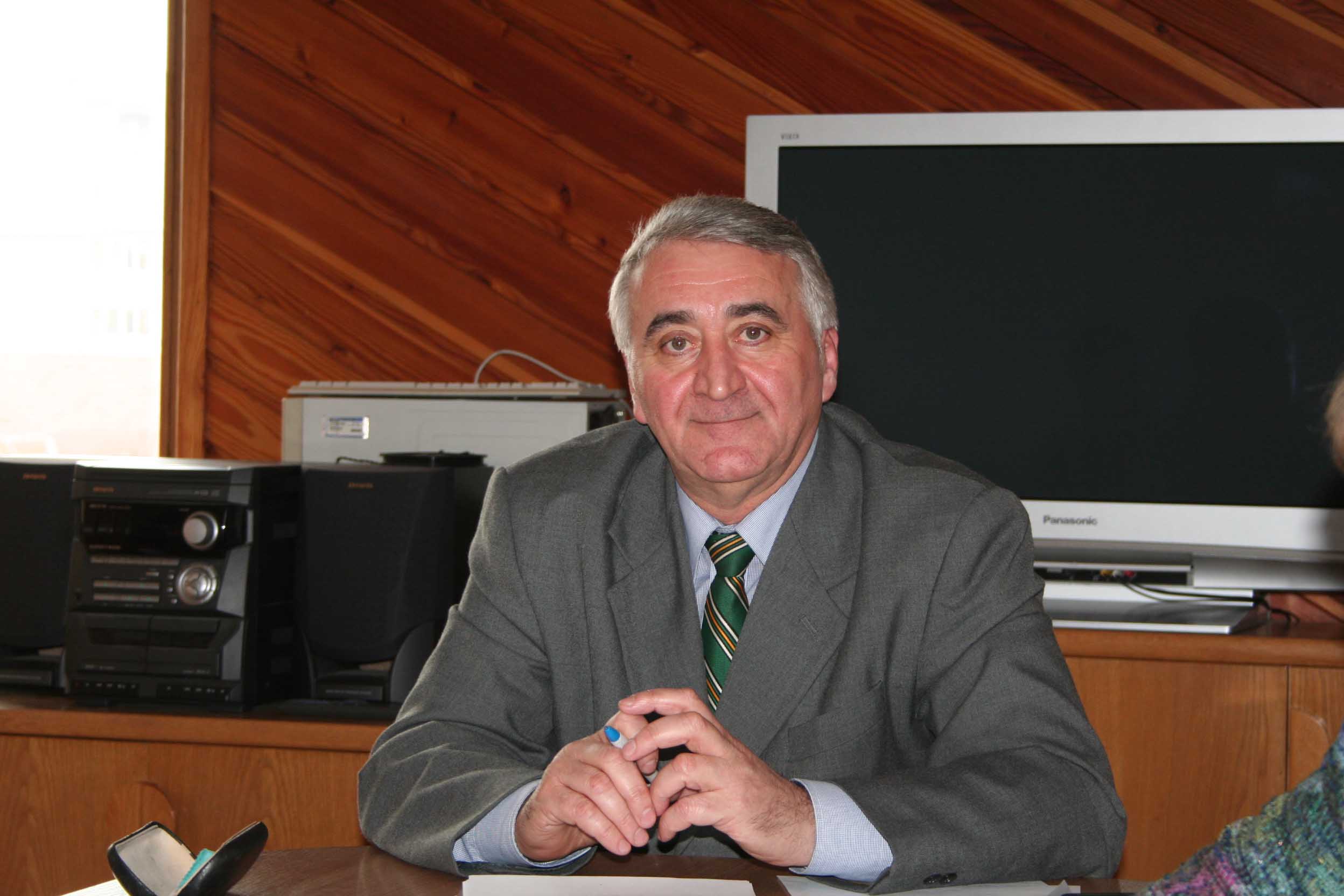 Directorul Ion Popescu de la Direcția Judeteană de Statistică Brașov s-a pensionat după 30 ani în care a condus acestă prestigioasă instituție !