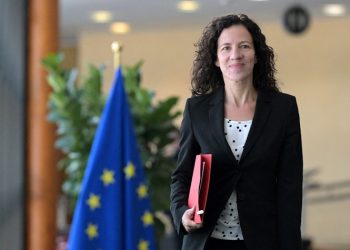 E.S. Roxana Mînzatu devine comisar european. Parlamentul European a validat portofoliul și a numit-o în funcția de Vicepreședinte al Comisiei Europene! 4 E.S. Roxana Mînzatu devine comisar european. Parlamentul European a validat portofoliul și a numit-o în funcția de Vicepreședinte al Comisiei Europene!