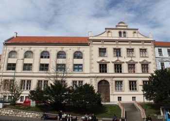 Știați că Liceul de Muzică „Tudor Ciortea” din Brașov este una dintre cele mai vechi și prestigioase instituții de educație muzicală din România?