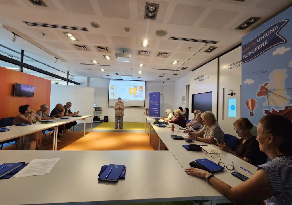 120 de seniori din București pot învăța gratuit cum să folosească tehnologia în siguranță