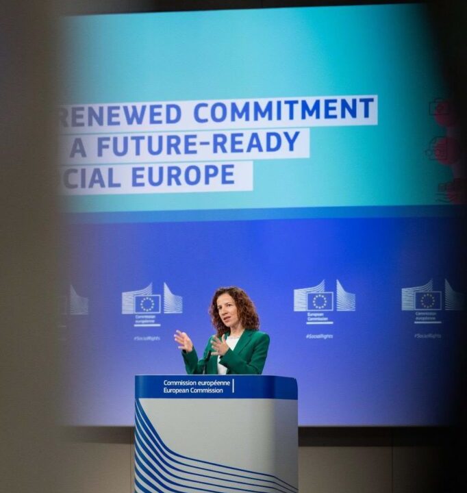 Comisia Europeană lansează consultări pentru sprijinirea persoanelor inactive care doresc să intre pe piața muncii